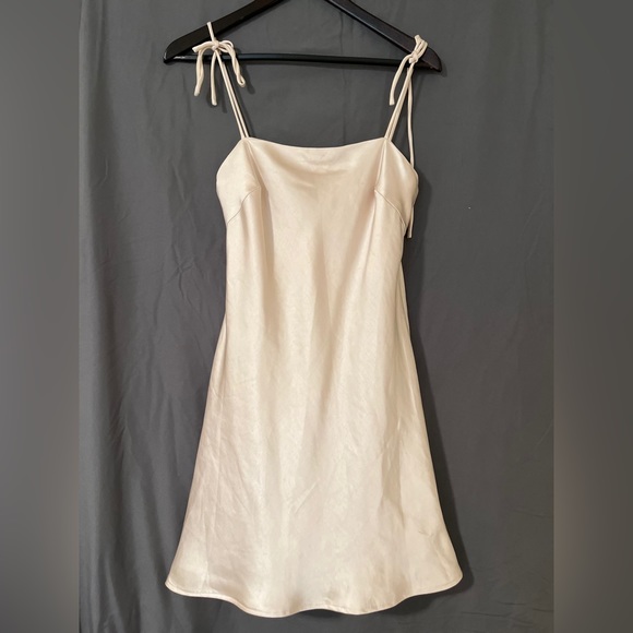 Princess Polly Dresses & Skirts - A princess Polly mini dress perfect for a night out or for a dressed up occasion